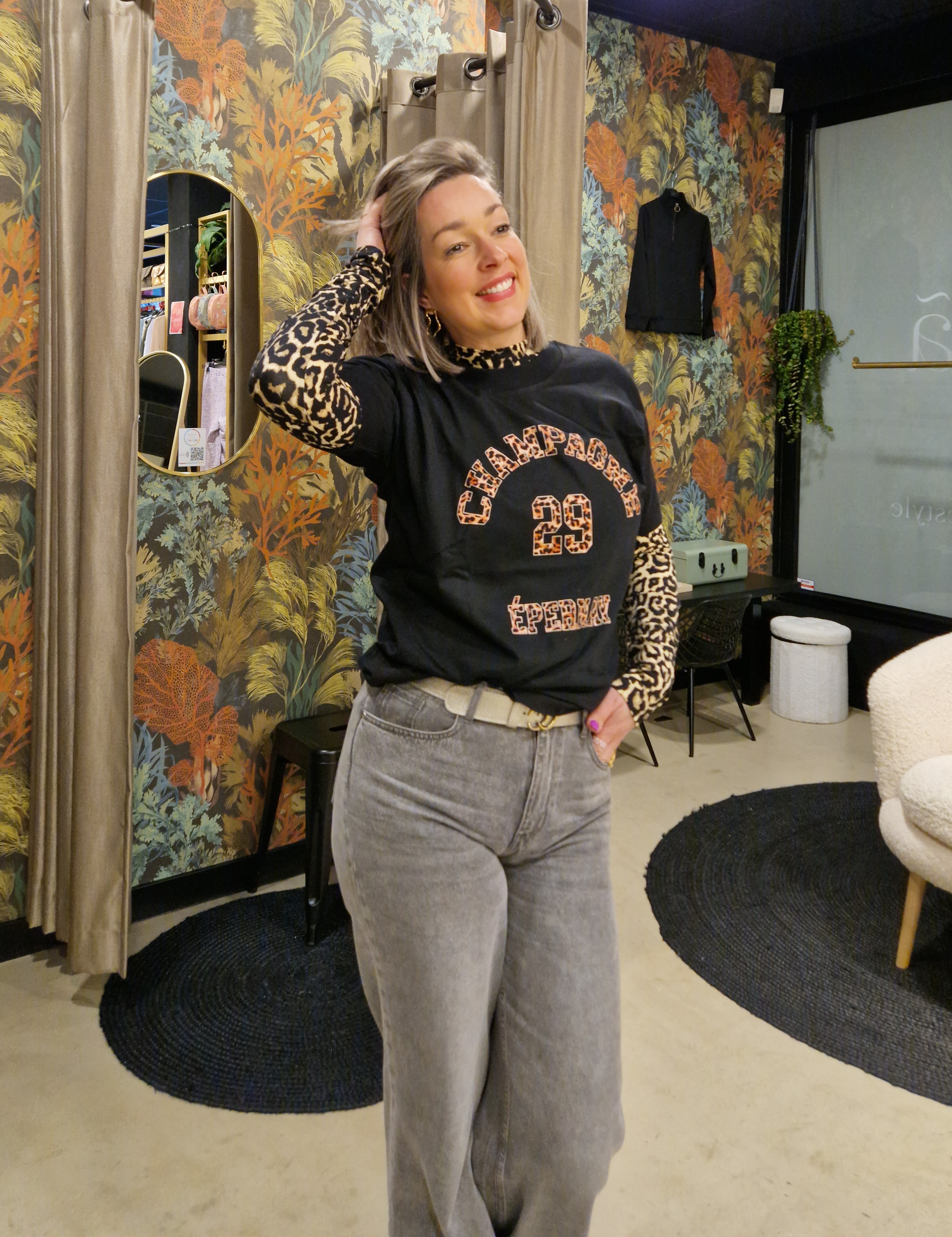 PinnedByK - T-shirt Champagne Leopard - Afbeelding 1