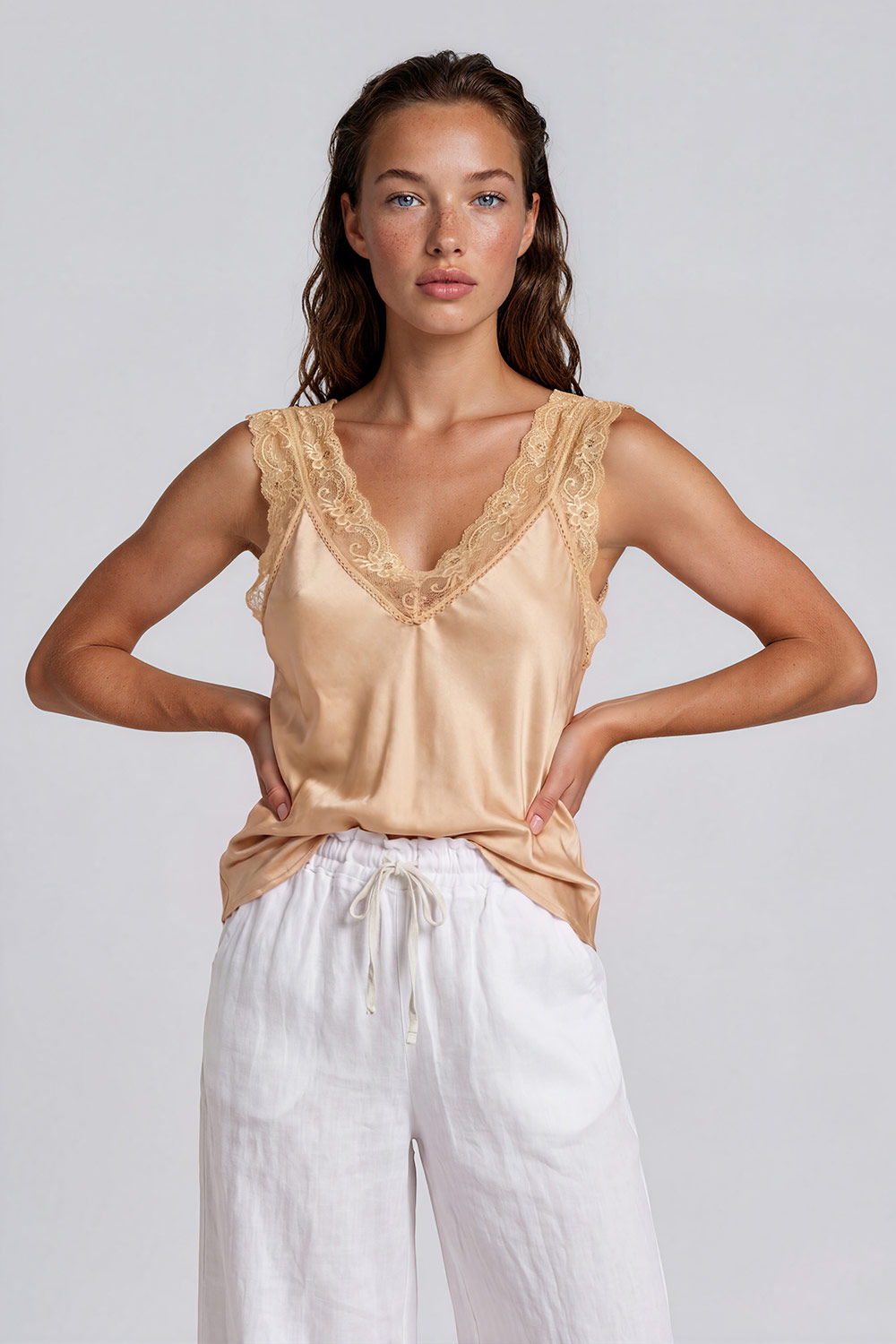 Nila the Store - Top Novy