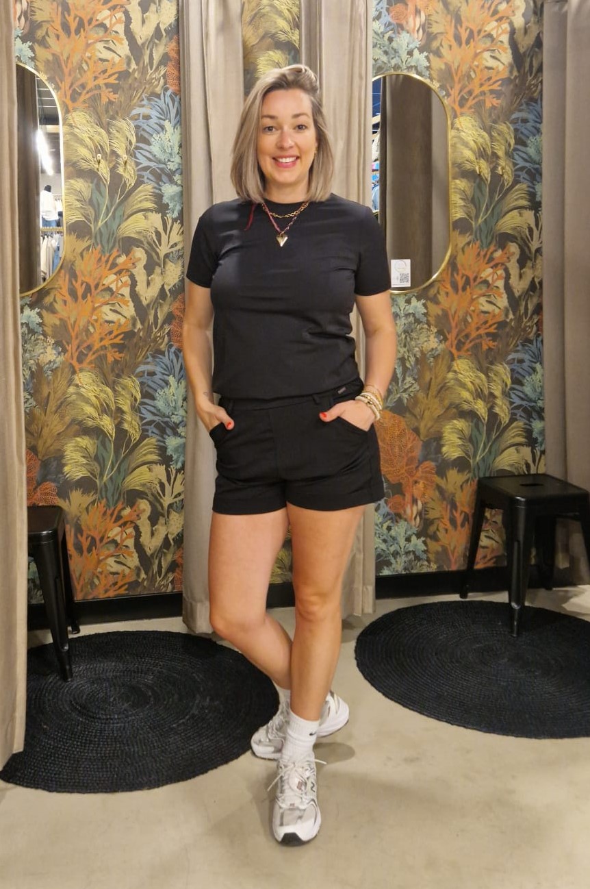 Ambika - Short travel Jill